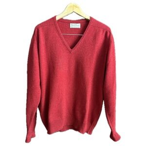 William Lockie of Hawick New Lambswool Vibrant Red V-Neck Sweater Mens Medium